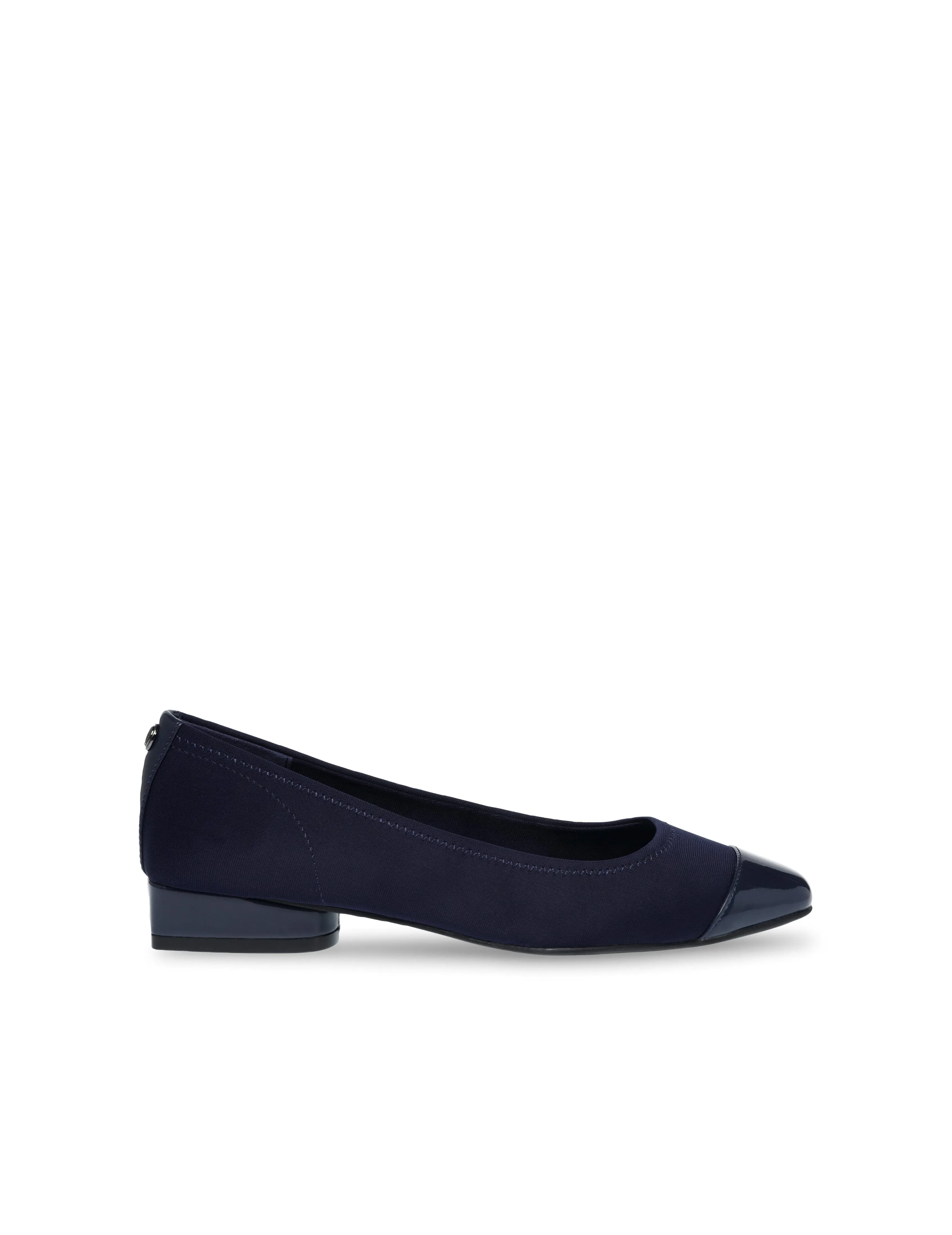Carlie Flat