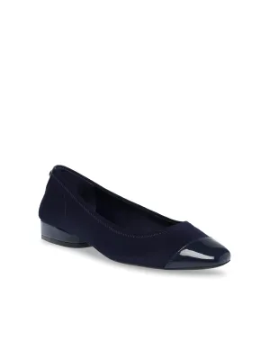 Carlie Flat