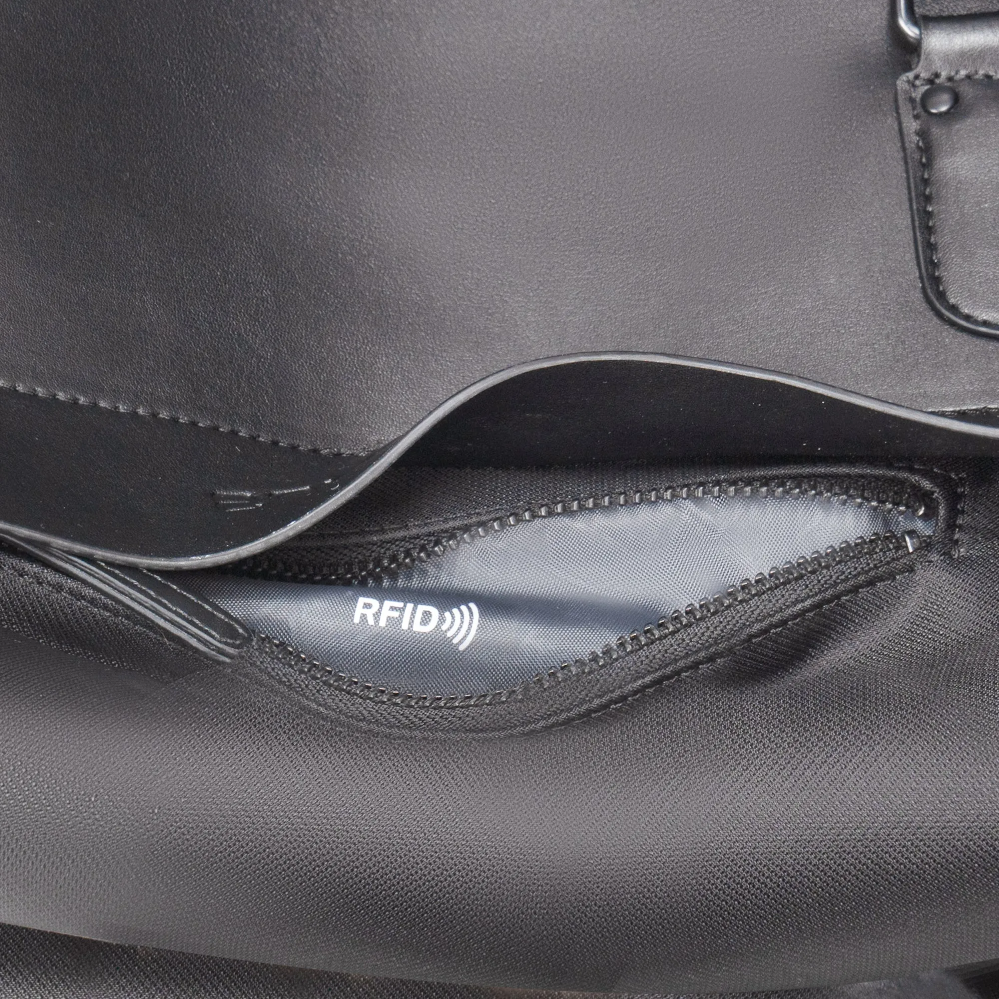 Onyx / Duffle Bag *Drop Ship*