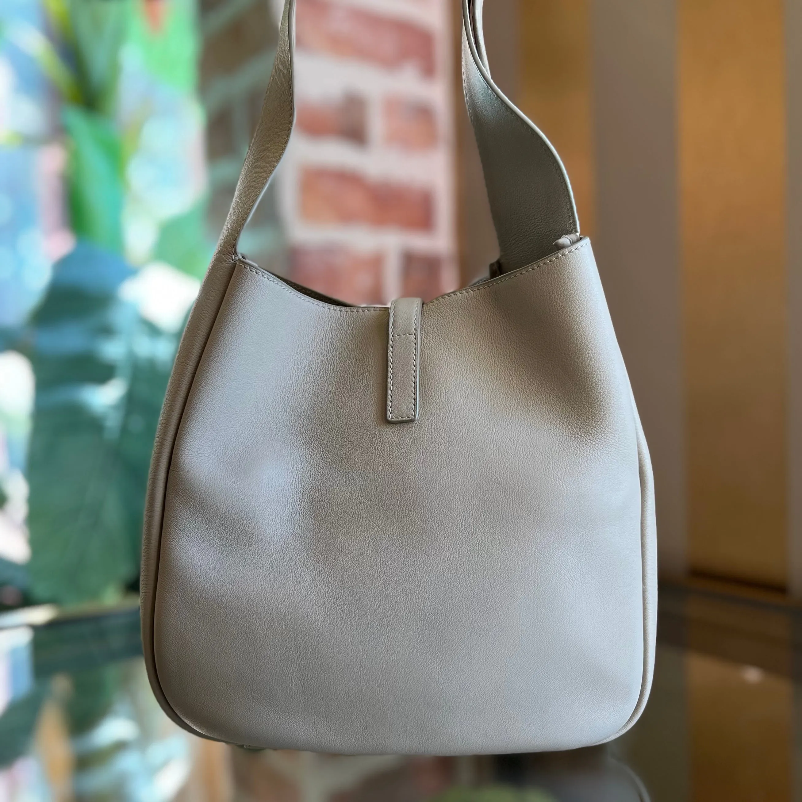SAINT LAURENT Le 5 A 7 Beige Smooth Calfskin Shoulder Bag