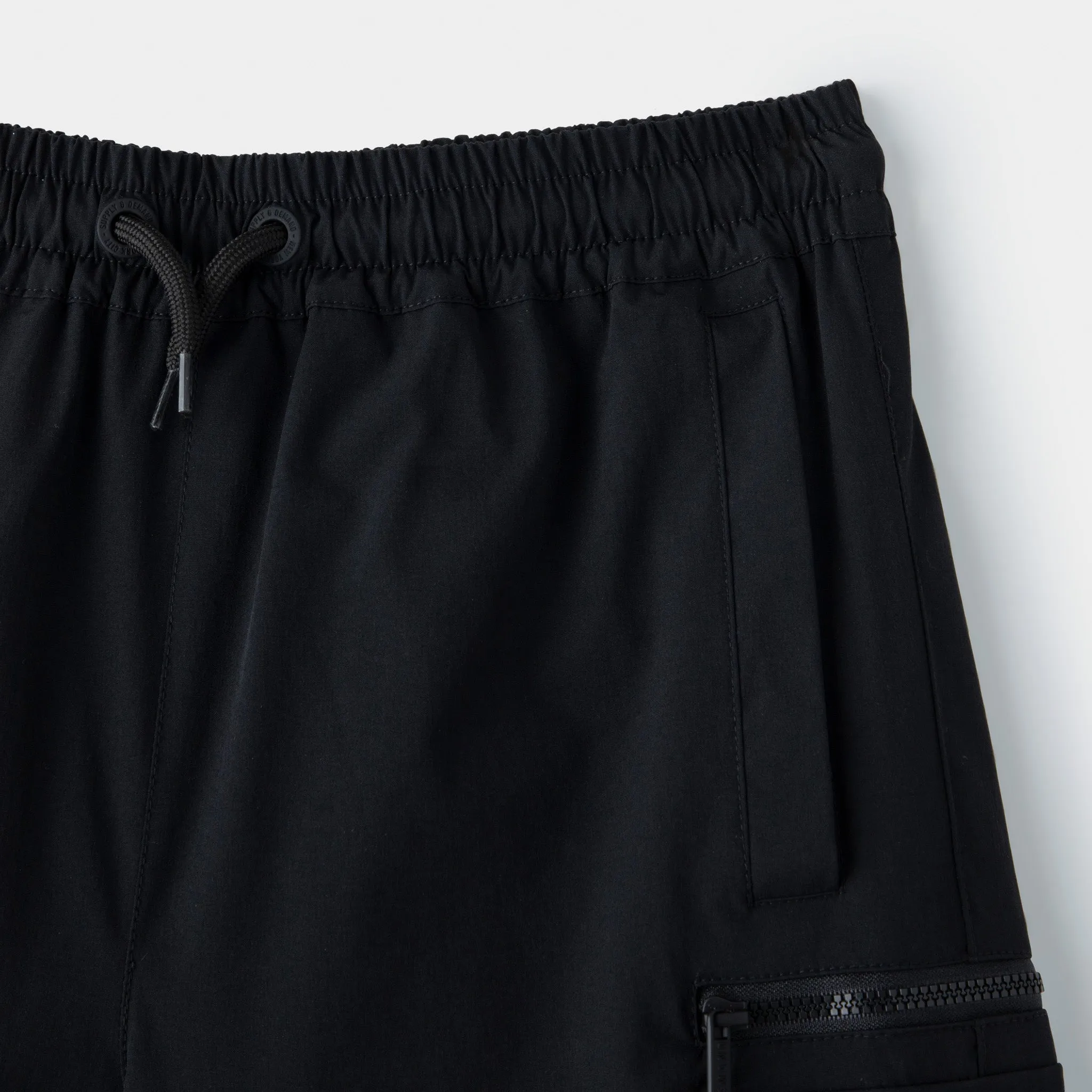 Supply & Demand Junior Boys' Split Woven Shorts / Black